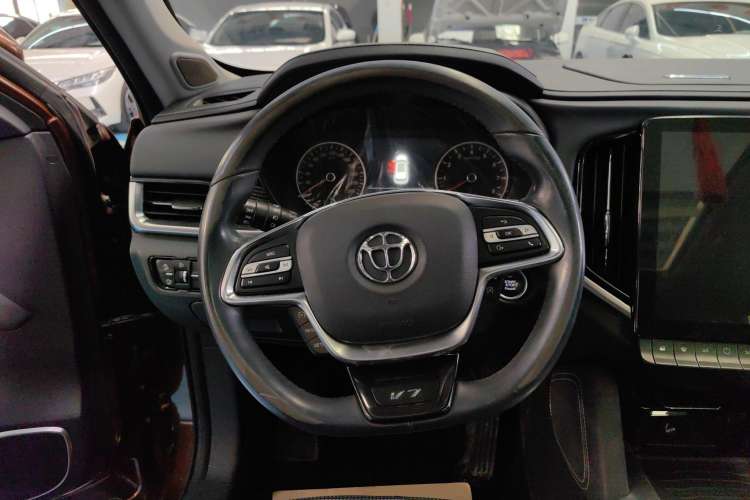 Used Brilliance V7 2018 280T DCT Luxury Model 5 Seats Steering Wheel