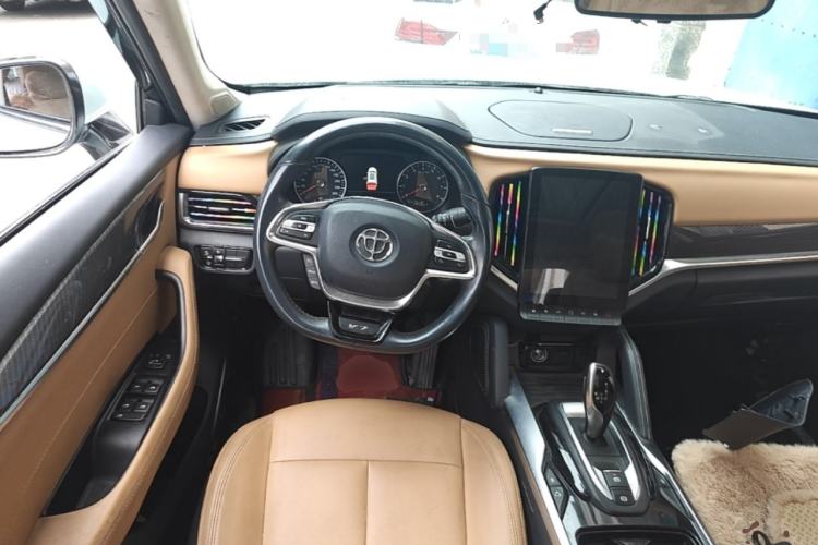 Used Brilliance V7 2018 280T DCT Luxury Model 5 Seats Steering Wheel