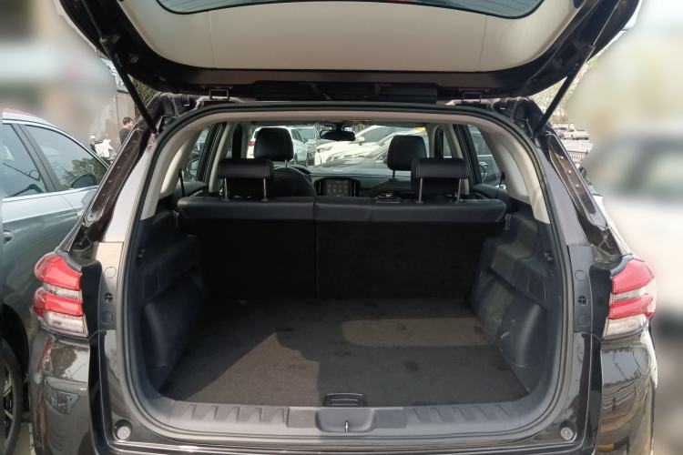 Used Brilliance V7 2018 280T Manual Luxury 5-Seater Trunk