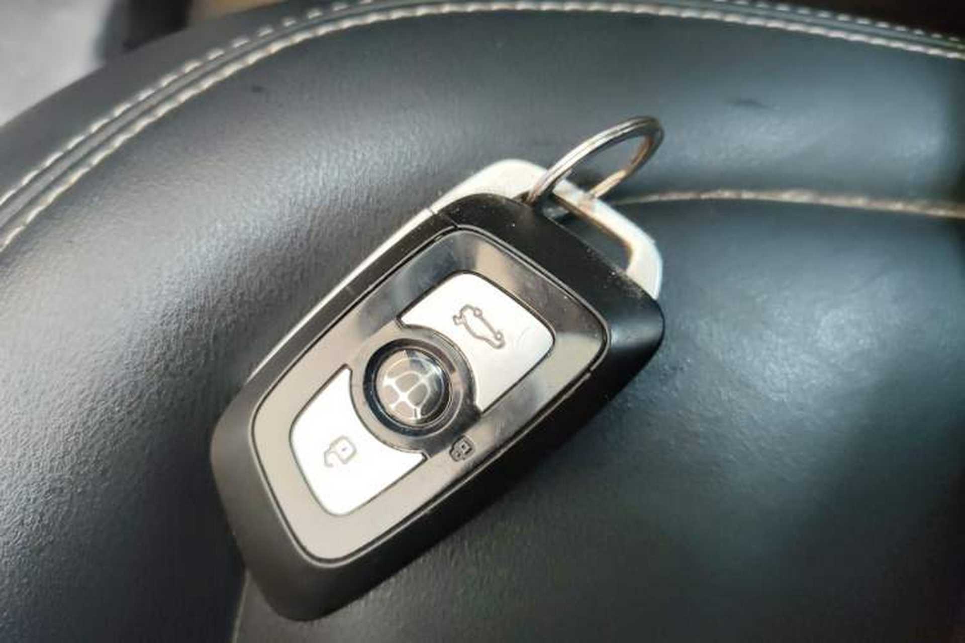 Used Brilliance V7 2018 280T DCT Prestige 5-Seater Vehicle Key