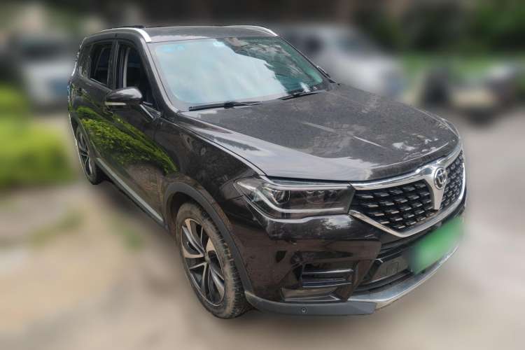Used Brilliance V7 2018 280T DCT Prestige 5-Seater Front Right 45 Deg