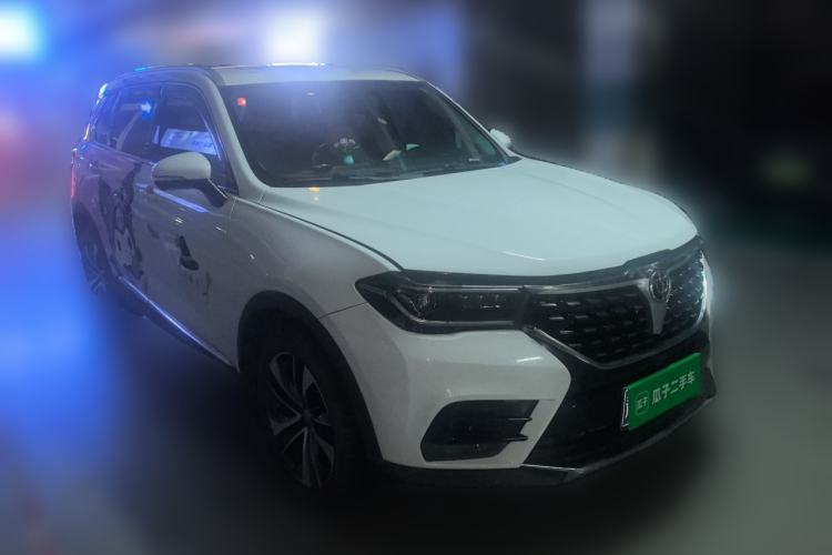 Used Brilliance V7 2018 280T Manual Luxury 5-Seater Front Right 45 Deg