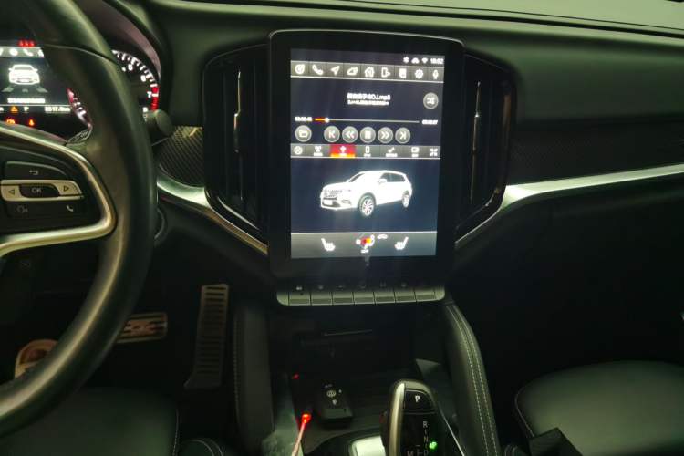 Used Brilliance V7 2018 280T DCT Flagship 5-Seater Audio And AC Panel