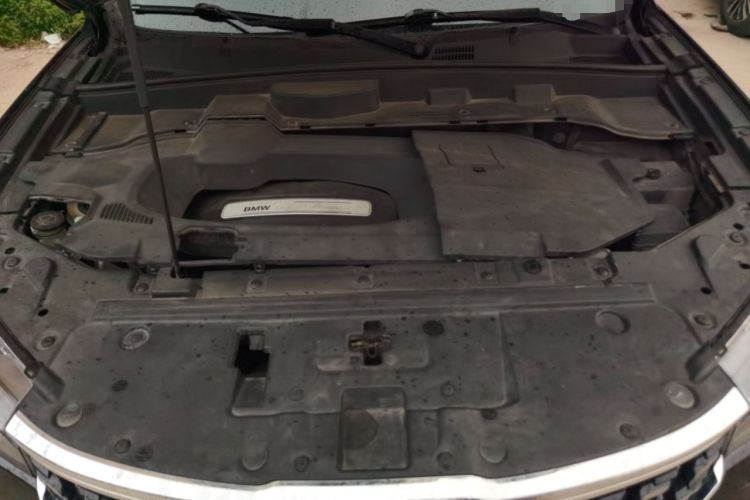 Used Brilliance V7 2018 280T DCT Flagship 5-Seater Engine Bay