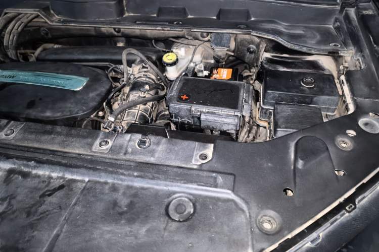 Used Brilliance V7 2018 280T DCT Prestige 5-Seater Engine Bay Left