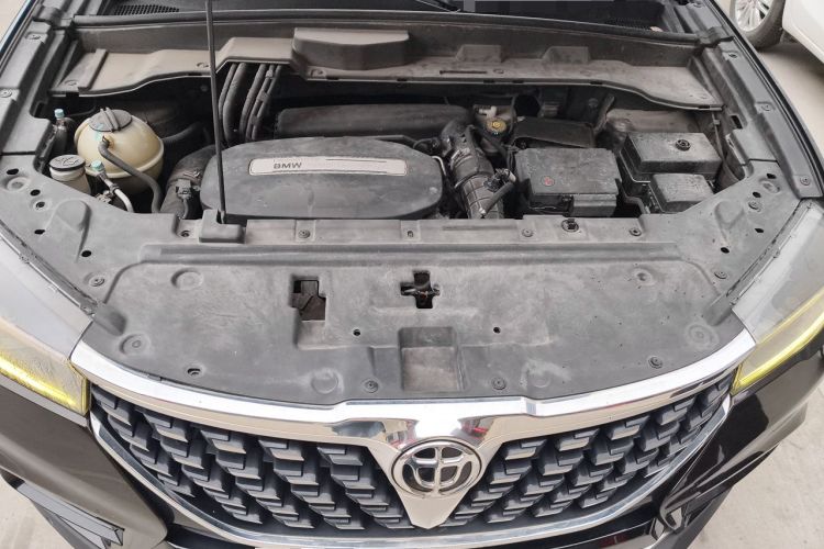 Used Brilliance V7 2018 280T DCT Prestige 5-Seater Engine Bay