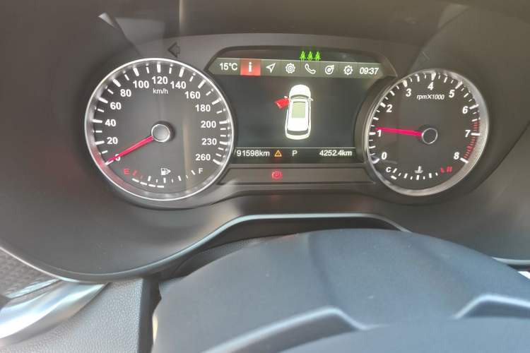 Used Brilliance V7 2018 280T DCT Luxury Model 5 Seats Odometer Close Up
