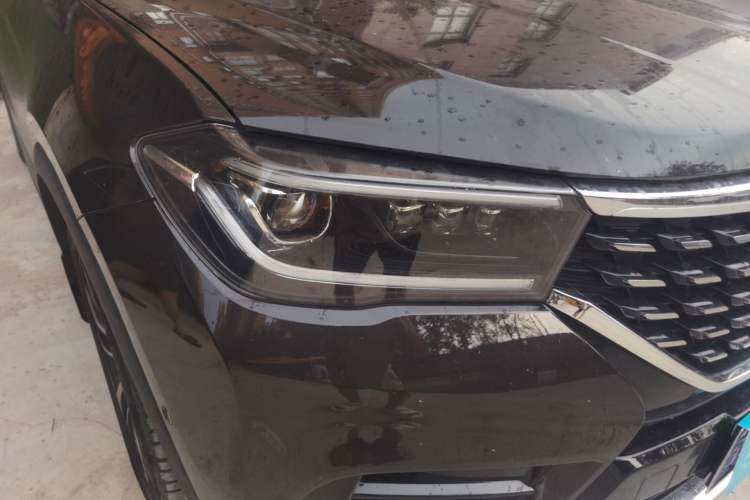 Used Brilliance V7 2018 280T DCT Flagship 5-Seater Right Front Headlight