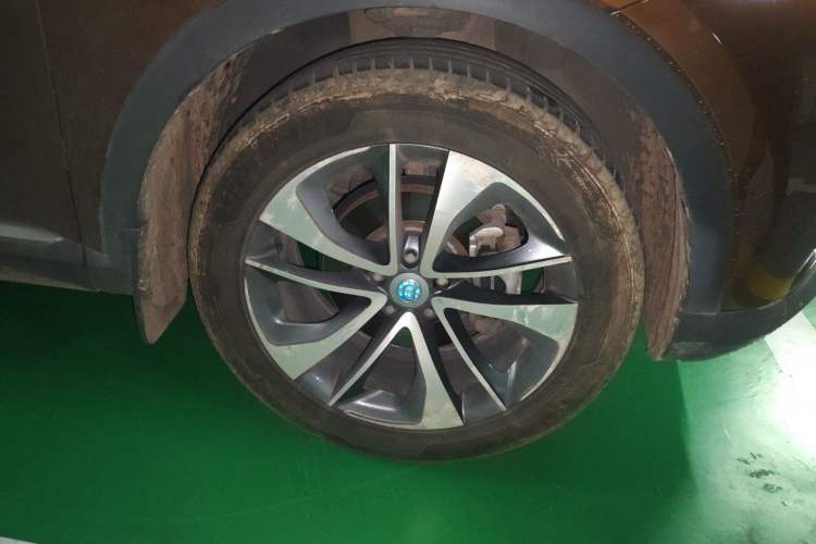 Used Brilliance V7 2018 280T DCT Flagship 7-Seater Right Front Wheel Hub