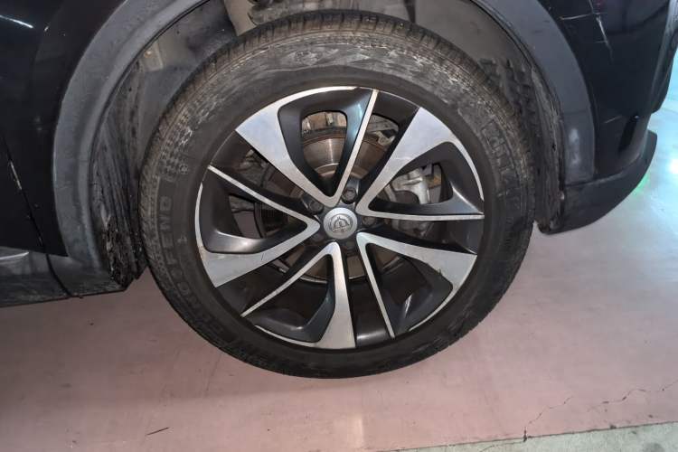 Used Brilliance V7 2018 280T DCT Prestige 5-Seater Right Front Wheel Hub