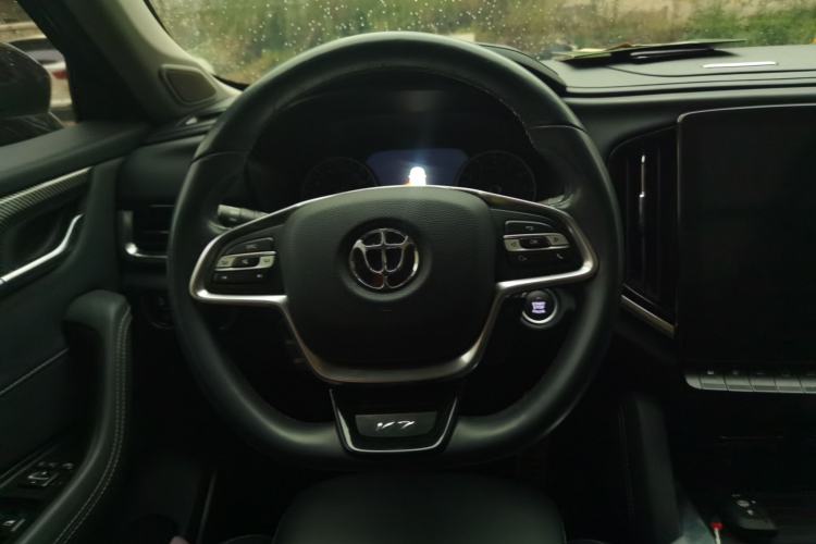 Used Brilliance V7 2018 280T DCT Flagship 5-Seater Steering Wheel