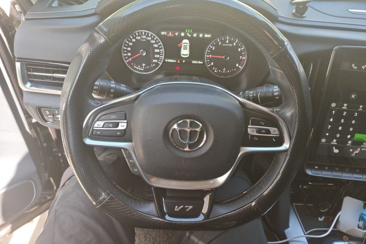 Used Brilliance V7 2018 280T DCT Luxury Model 5 Seats Steering Wheel