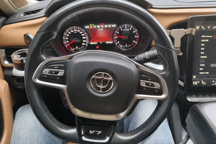 Used Brilliance V7 2018 280T DCT Prestige 5-Seater Steering Wheel