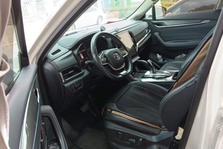 Used Brilliance V7 2018 280T DCT Prestige 7-Seater Driver Seat