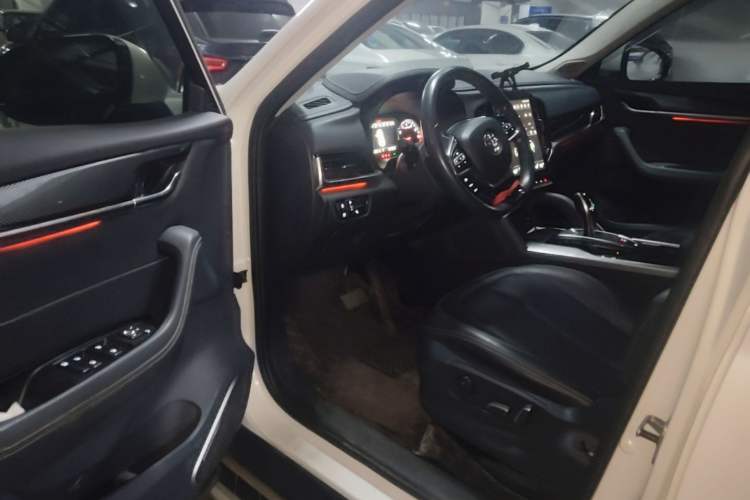 Used Brilliance V7 2018 280T DCT Prestige 5-Seater Driver Seat