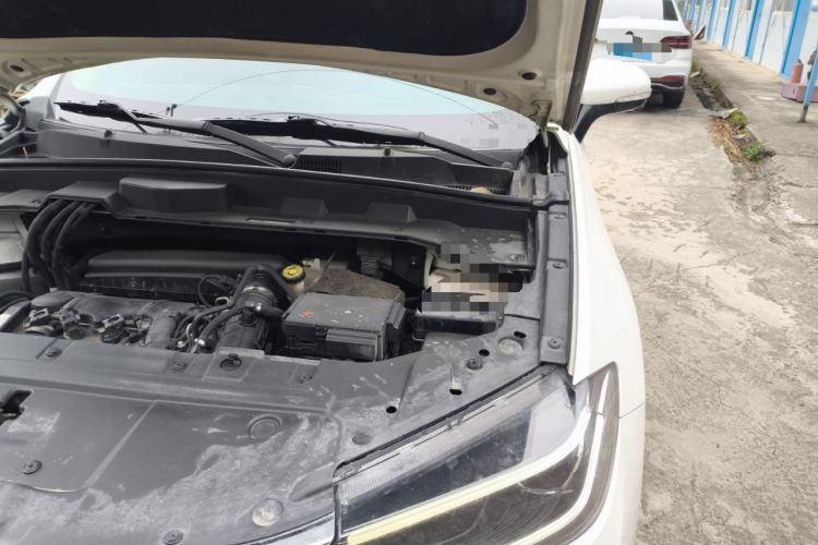 Used Brilliance V7 2018 280T Manual Luxury 5-Seater Engine Bay Left