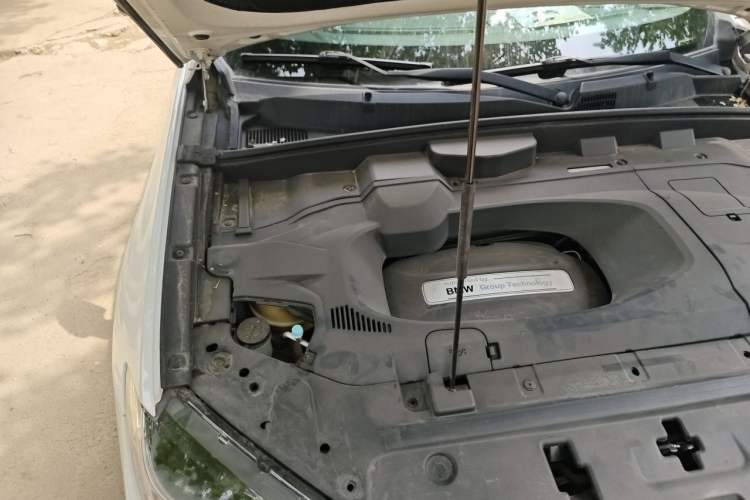 Used Brilliance V7 2018 280T DCT Prestige 7-Seater Engine Bay Right