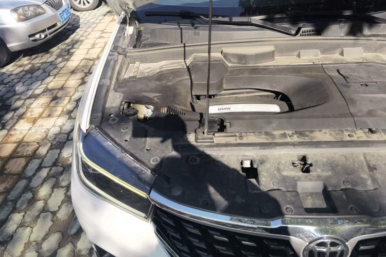 Used Brilliance V7 2018 280T DCT Prestige 5-Seater Engine Bay Right