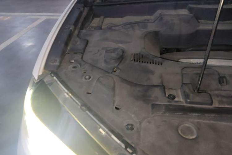 Used Brilliance V7 2018 280T DCT Prestige 5-Seater Engine Bay Right