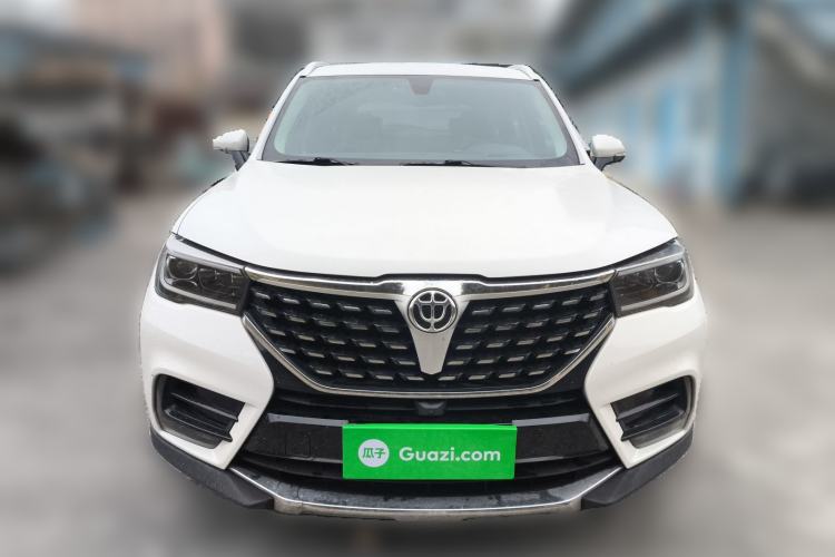 Used Brilliance V7 2018 280T Manual Luxury 5-Seater Front