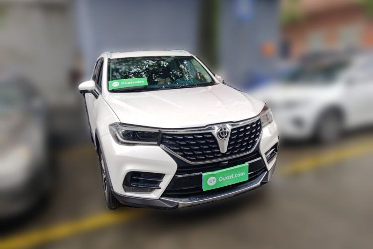 Used Brilliance V7 2018 280T DCT Luxury Model 5 Seats Front Right 45 Deg