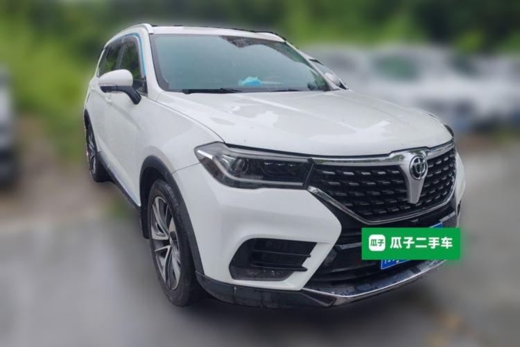 Used Brilliance V7 2018 280T DCT Luxury Model 5 Seats Front Right 45 Deg