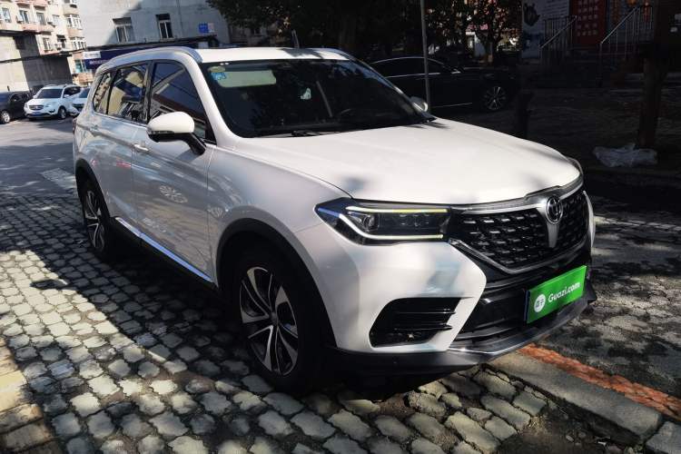 Used Brilliance V7 2018 280T DCT Prestige 5-Seater Front Right 45 Deg