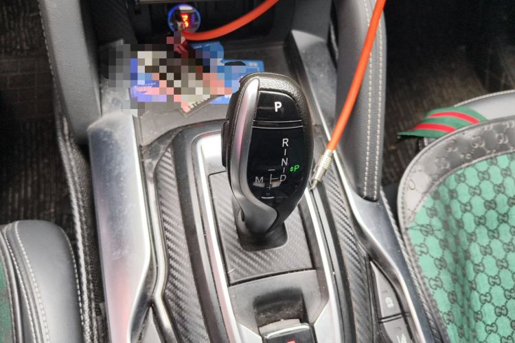 Used Brilliance V7 2018 280T DCT Flagship 5-Seater Gear Lever