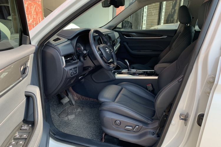 Used Brilliance V7 2018 280T DCT Flagship 5-Seater Interior 2
