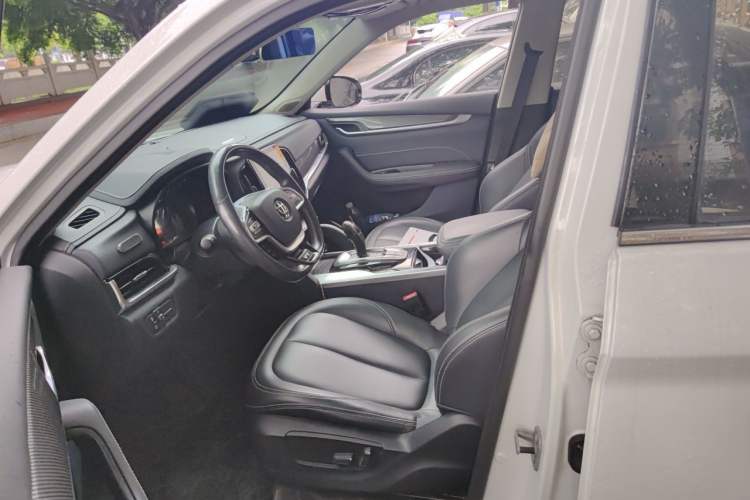 Used Brilliance V7 2018 280T DCT Luxury Model 5 Seats Left Front Seat