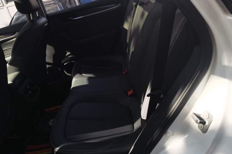 Used Brilliance V7 2018 280T DCT Prestige 5-Seater Left Rear Seat