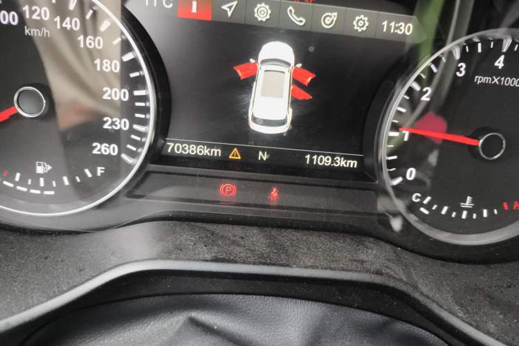 Used Brilliance V7 2018 280T Manual Luxury 5-Seater Odometer Close Up