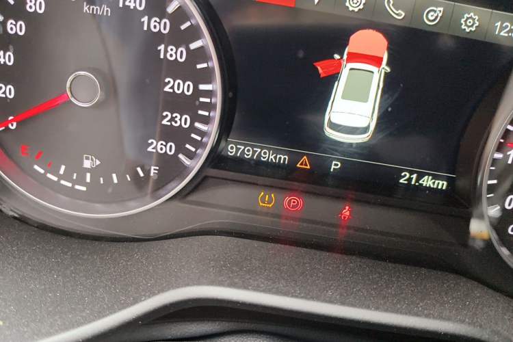 Used Brilliance V7 2018 280T DCT Flagship 5-Seater Odometer Close Up