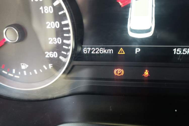 Used Brilliance V7 2018 280T DCT Prestige 5-Seater Odometer Close Up