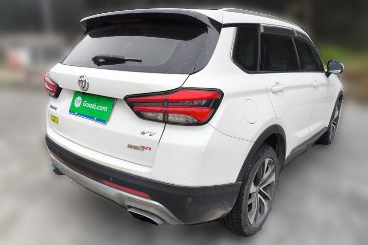 Used Brilliance V7 2018 280T Manual Luxury 5-Seater Rear Right 45 Deg