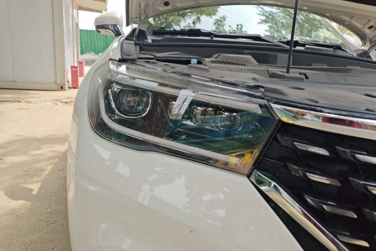 Used Brilliance V7 2018 280T DCT Prestige 7-Seater Right Front Headlight