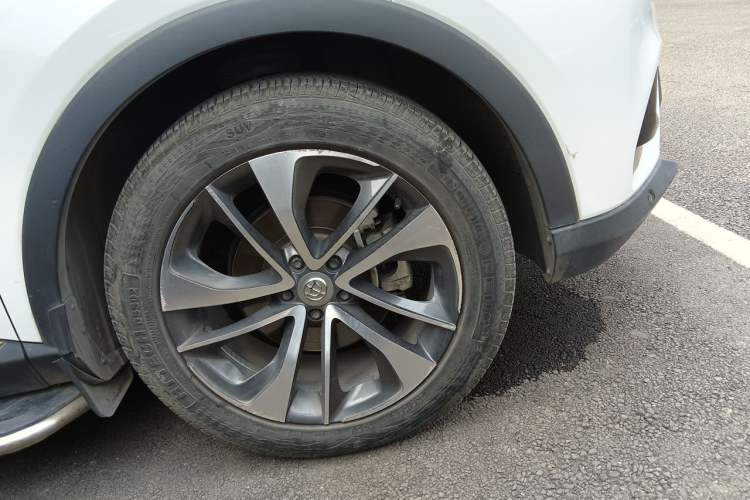 Used Brilliance V7 2018 280T DCT Prestige 7-Seater Right Front Wheel Hub