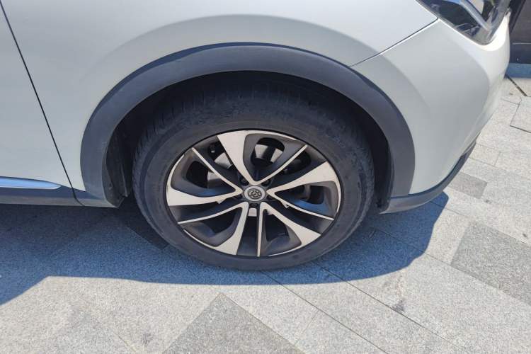 Used Brilliance V7 2018 280T DCT Luxury Model 5 Seats Right Front Wheel Hub