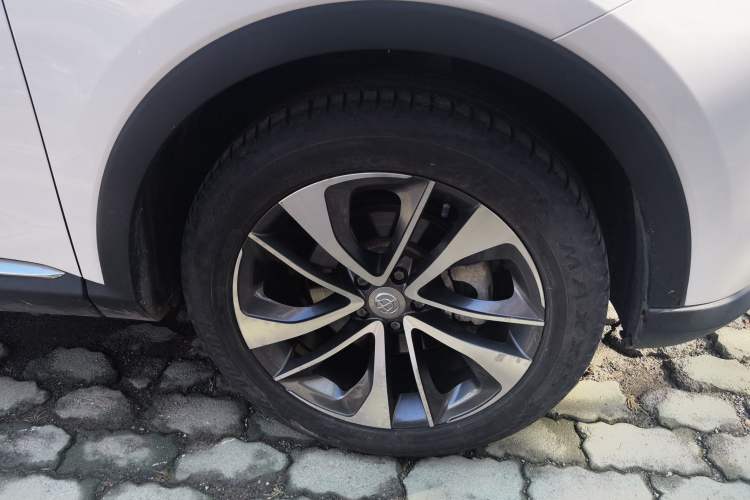 Used Brilliance V7 2018 280T DCT Prestige 5-Seater Right Front Wheel Hub