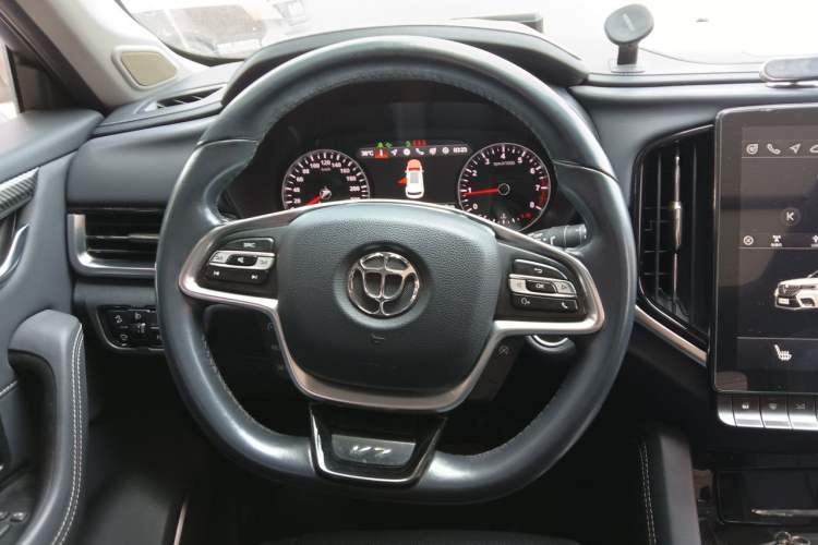 Used Brilliance V7 2018 280T DCT Prestige 7-Seater Steering Wheel