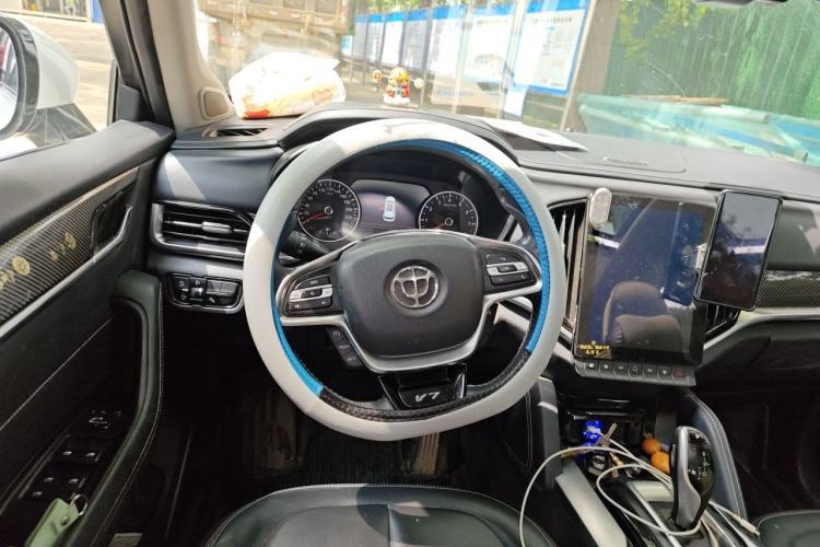 Used Brilliance V7 2018 280T DCT Prestige 7-Seater Steering Wheel