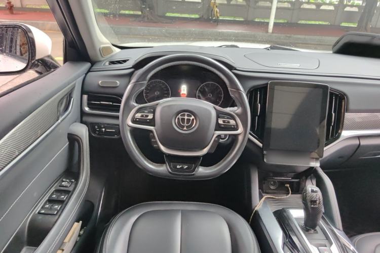 Used Brilliance V7 2018 280T DCT Luxury Model 5 Seats Steering Wheel