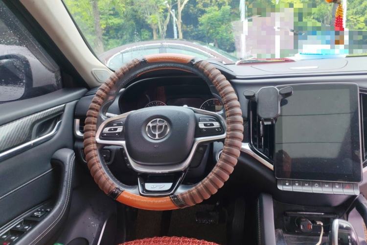 Used Brilliance V7 2018 280T DCT Luxury Model 5 Seats Steering Wheel