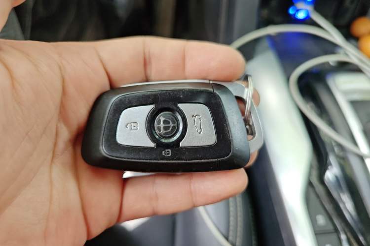 Used Brilliance V7 2018 280T DCT Prestige 7-Seater Vehicle Key