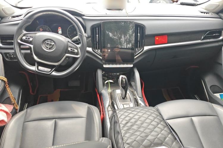 Used Brilliance V7 2019 300T Automatic Luxury 5-Seater Center Console
