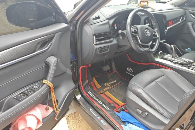 Used Brilliance V7 2019 300T Automatic Luxury 5-Seater Driver Seat