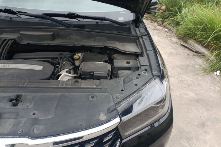 Used Brilliance V7 2019 300T Automatic Luxury 7-Seater Engine Bay Left