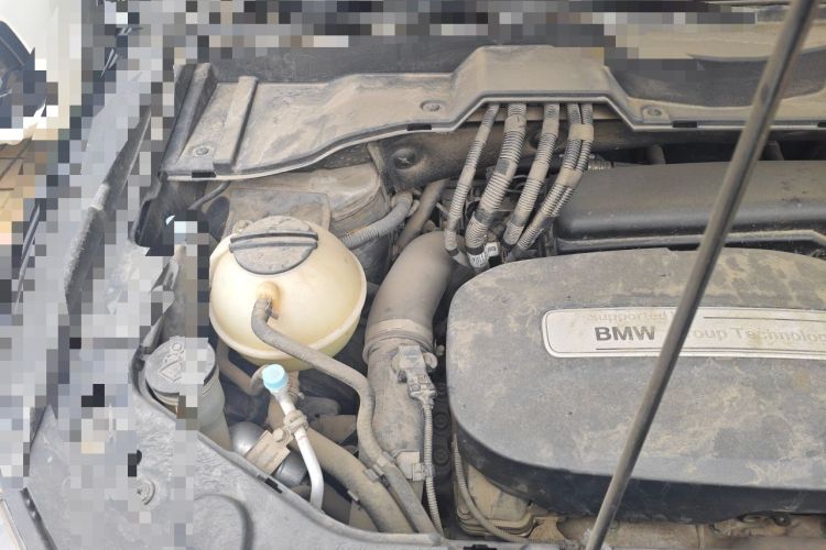 Used Brilliance V7 2019 300T Automatic Luxury 5-Seater Engine Bay Right
