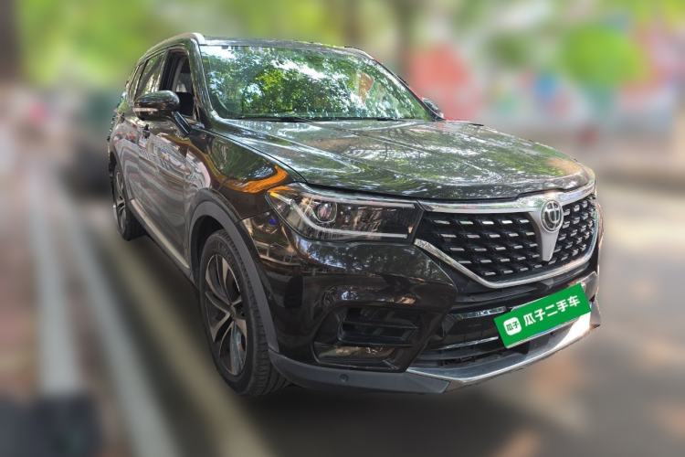 Used Brilliance V7 2019 300T Automatic Flagship Model 5 Seats Front Right 45 Deg