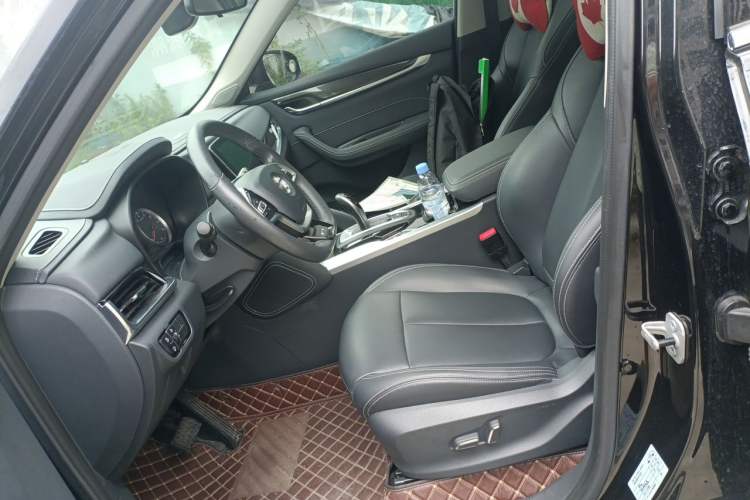 Used Brilliance V7 2019 300T Automatic Luxury 7-Seater Left Front Seat